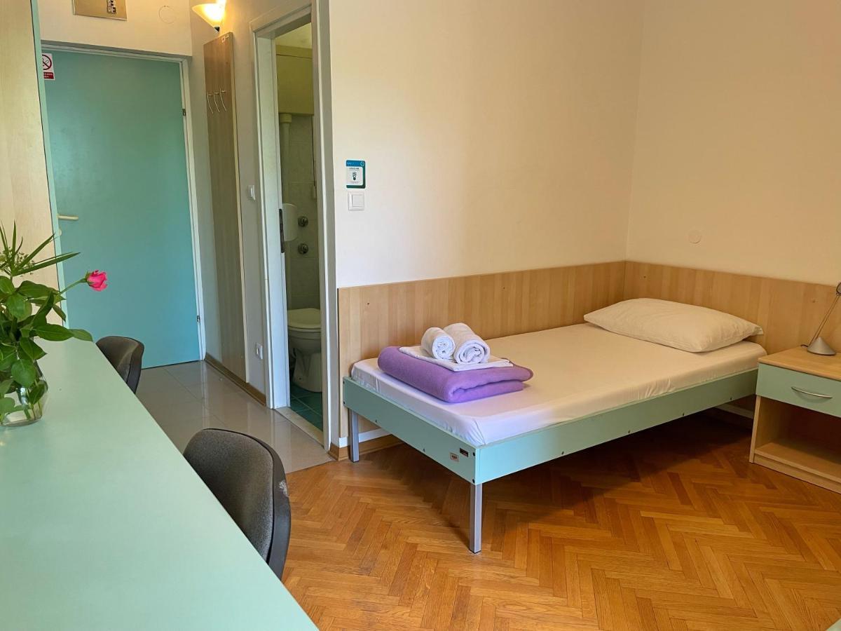 Hostel Spinut Сплит Екстериор снимка